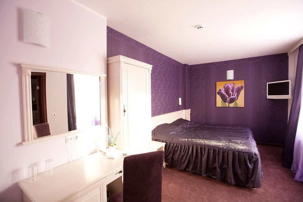 Aris Hotel