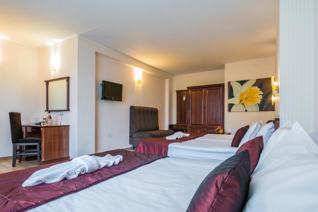 Hotel Aris 3*